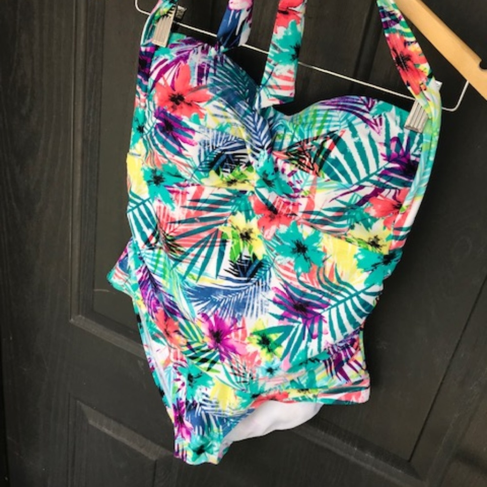 Catalina One Piece Swim Suite Large Multi Color